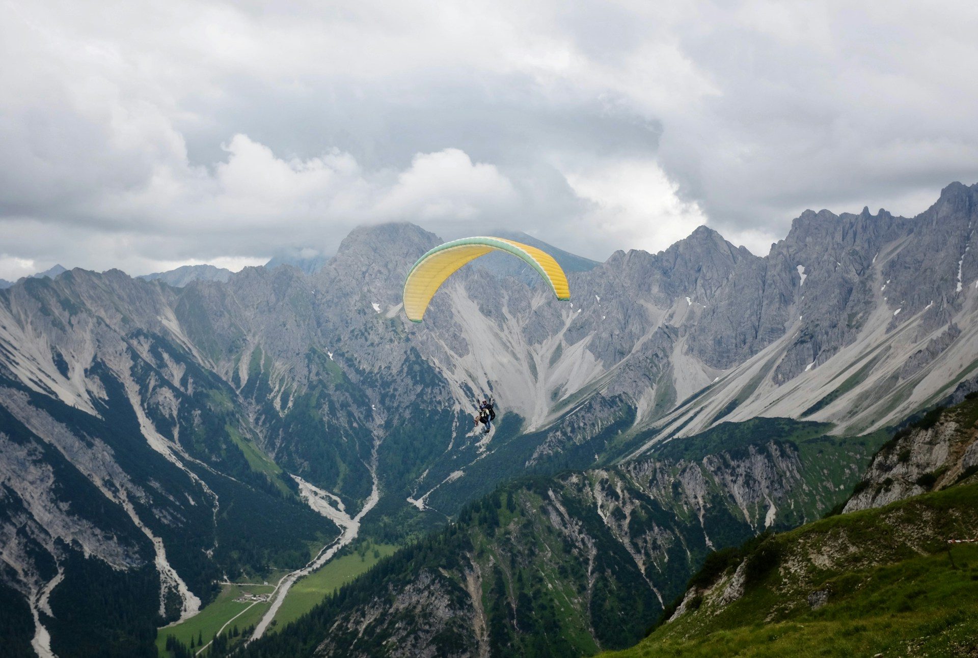 Paragliding in Bir Billing – Experience the Ultimate Himalayan Adventure